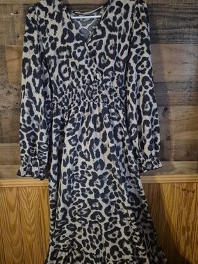 Women's Black and Cream Leopard Print Maxi Dress